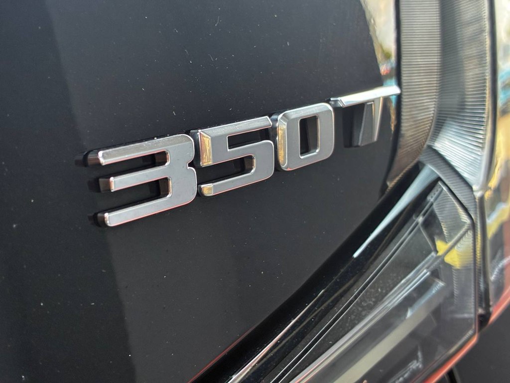 Photo 37 of this CADILLAC XT4