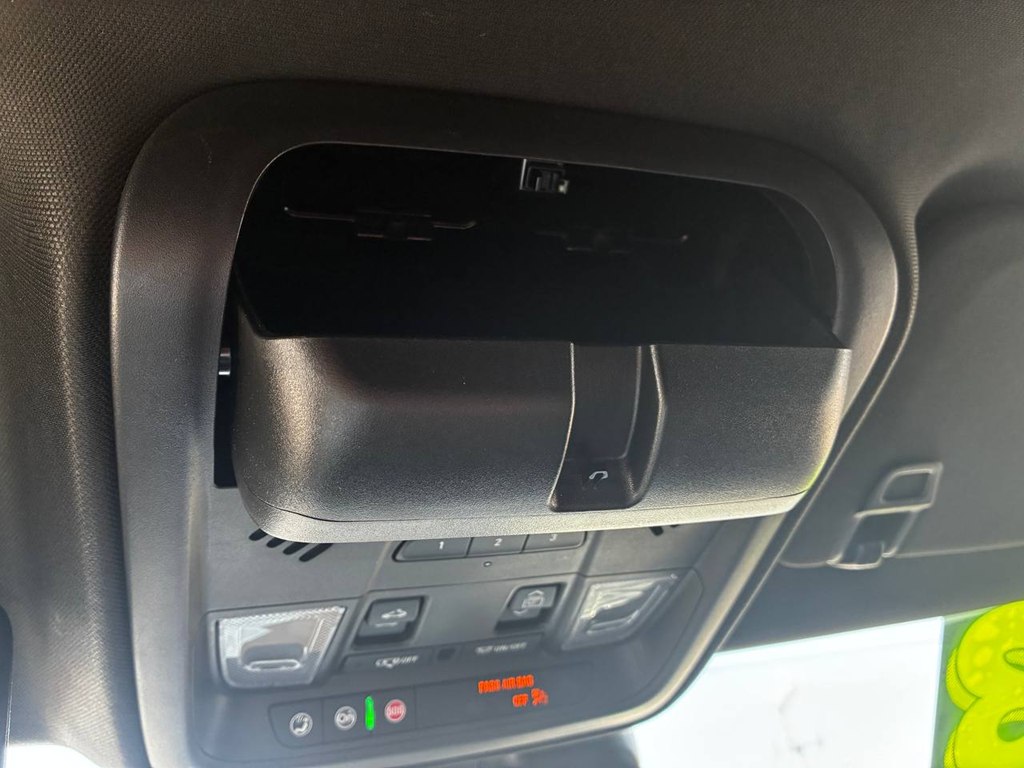 Photo 28 of this CADILLAC XT4