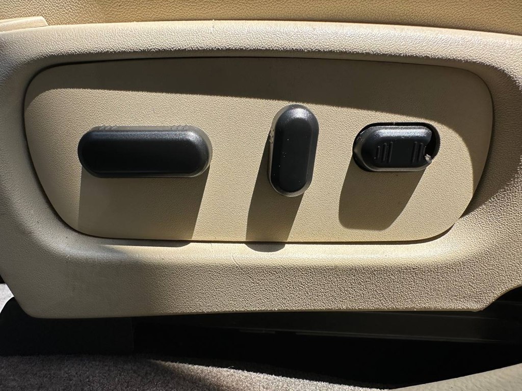 Photo 37 of this FORD TAURUS