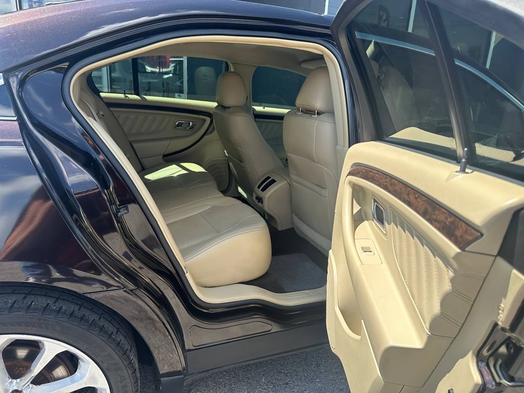 Photo 12 of this FORD TAURUS