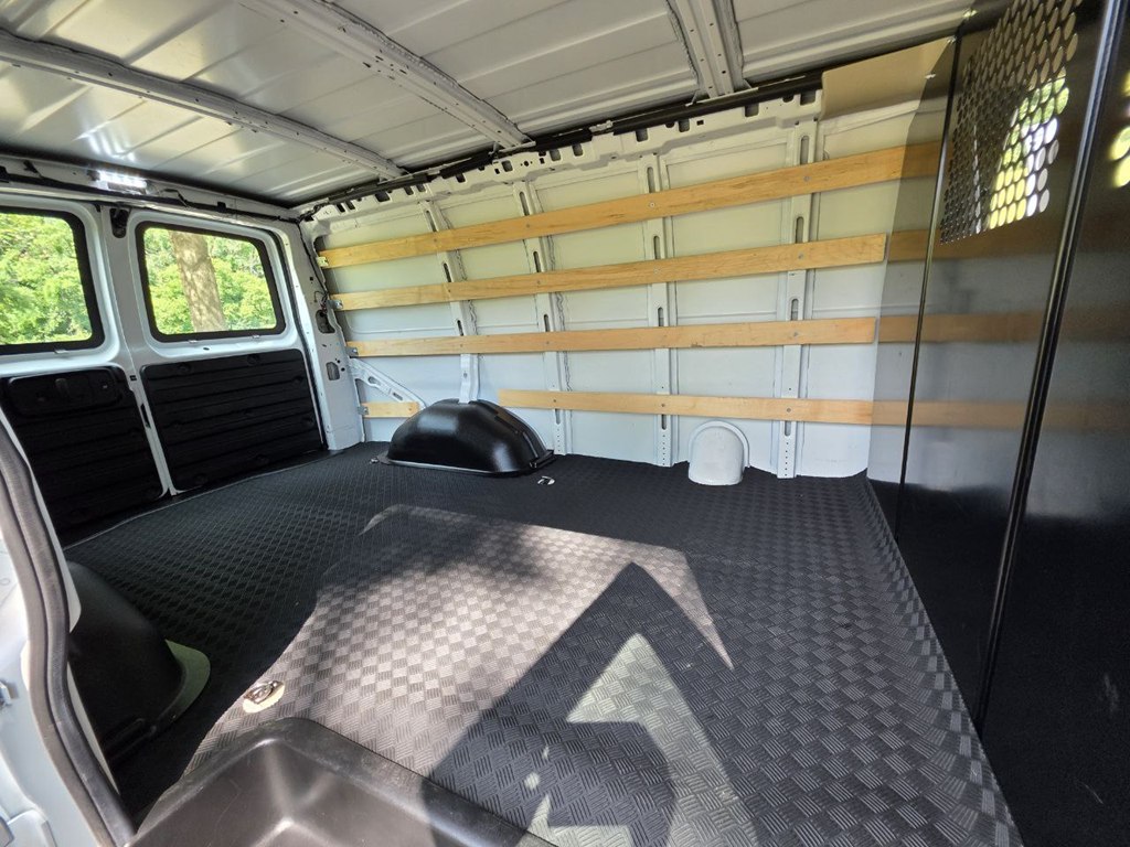 Photo 36 of this GMC SAVANA