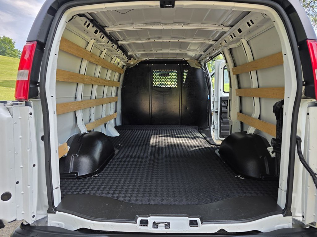 Photo 38 of this GMC SAVANA