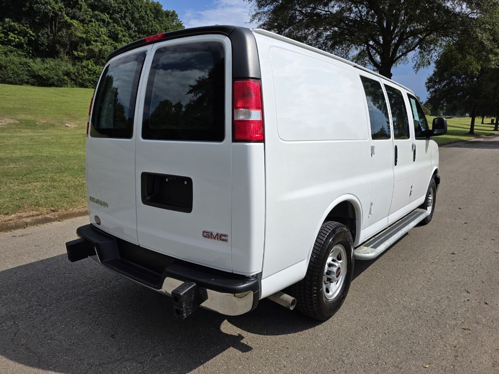 Photo 4 of this GMC SAVANA