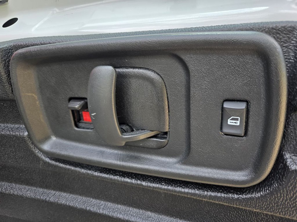 Photo 39 of this GMC SAVANA