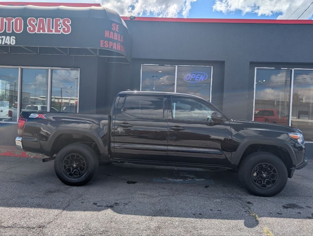 Photo 8 of this TOYOTA TACOMA
