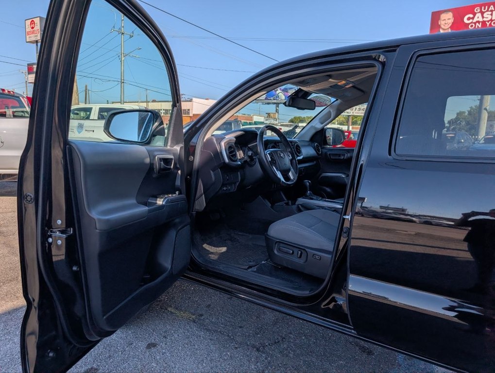Photo 3 of this TOYOTA TACOMA