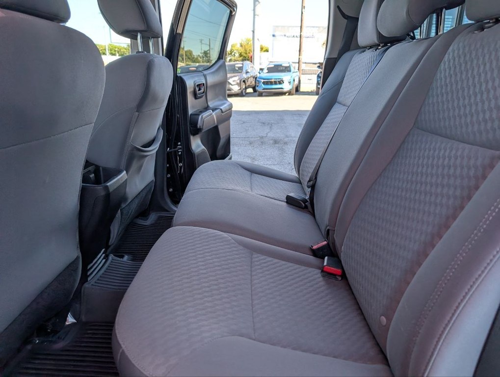 Photo 28 of this TOYOTA TACOMA