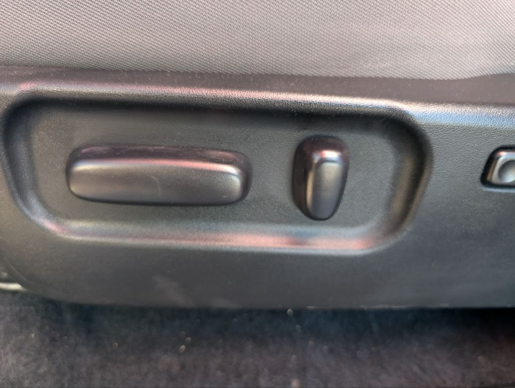 Photo 14 of this TOYOTA TACOMA