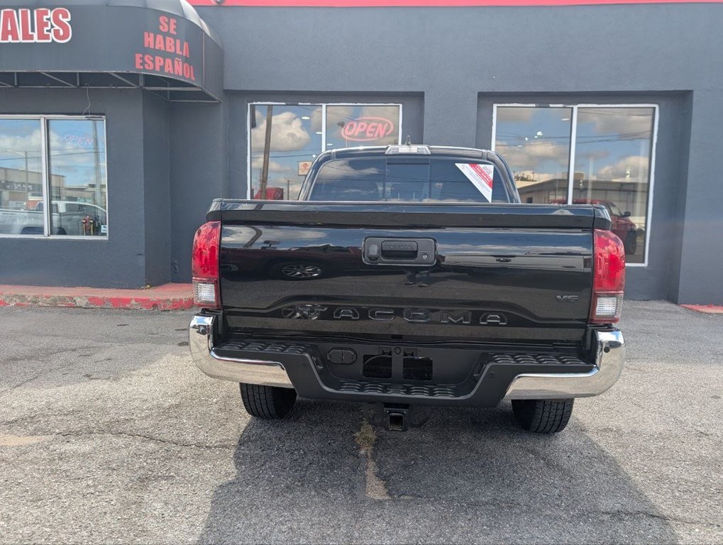 Photo 10 of this TOYOTA TACOMA