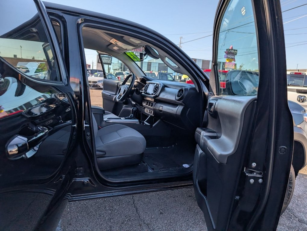 Photo 9 of this TOYOTA TACOMA