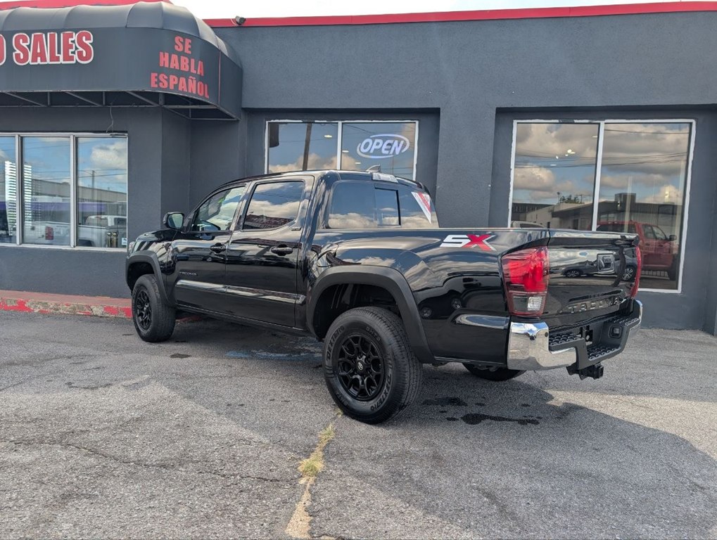 Photo 4 of this TOYOTA TACOMA