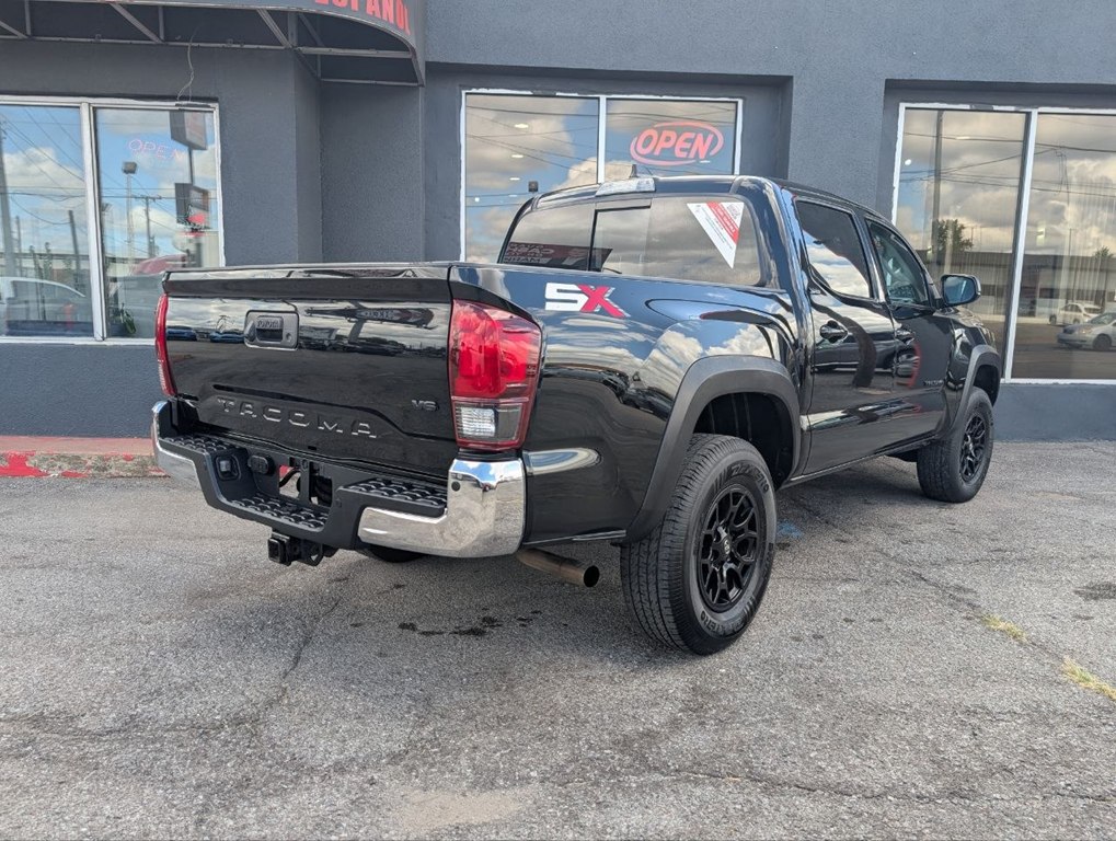 Photo 12 of this TOYOTA TACOMA