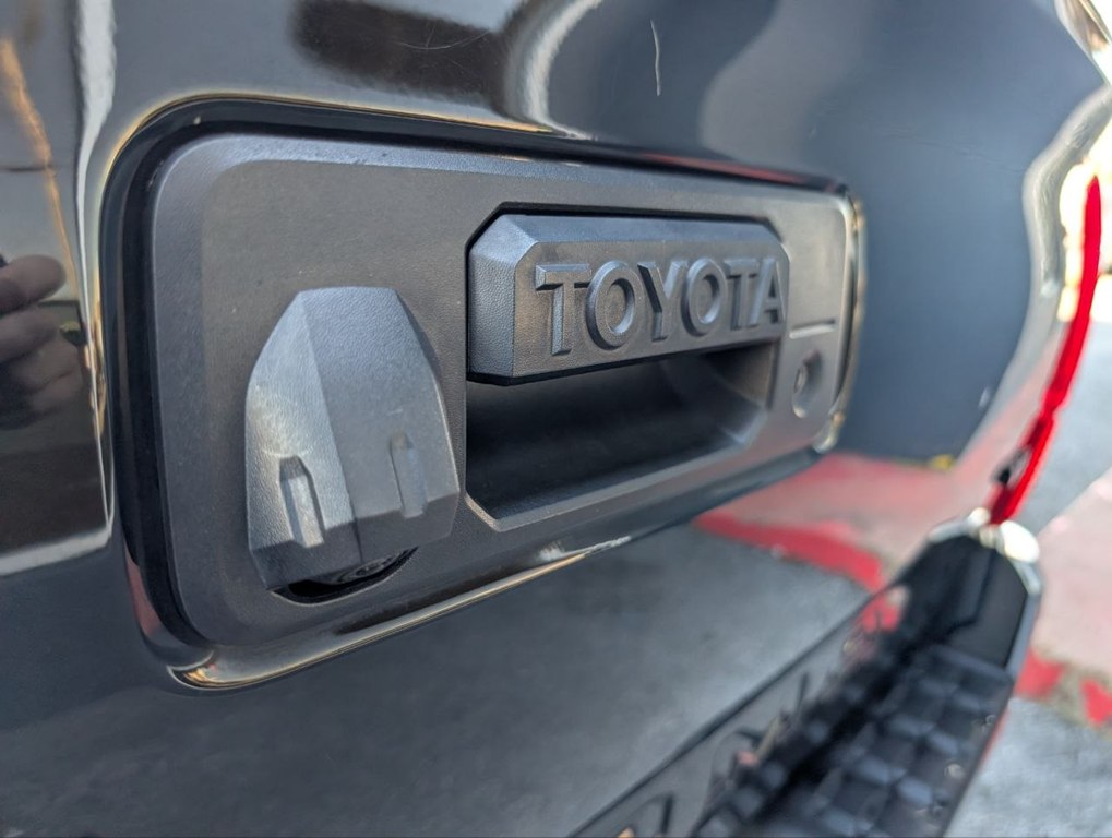 Photo 32 of this TOYOTA TACOMA