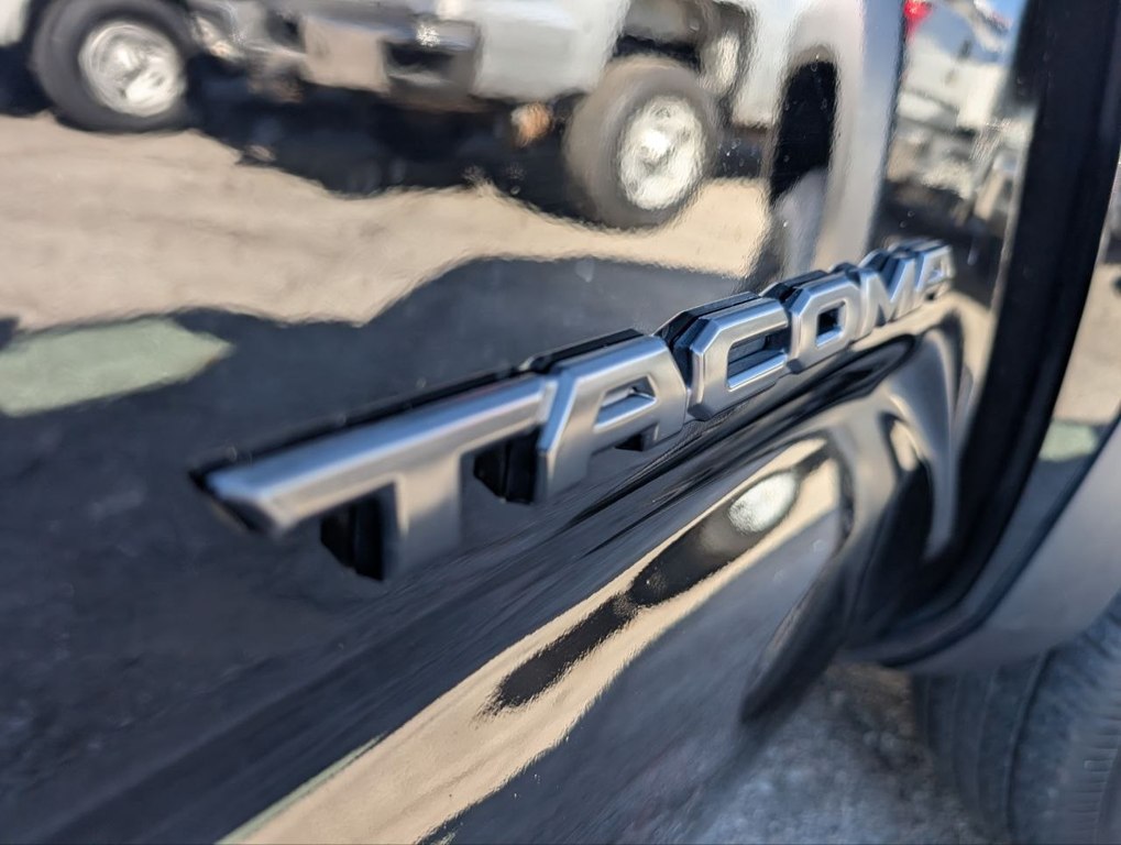 Photo 36 of this TOYOTA TACOMA