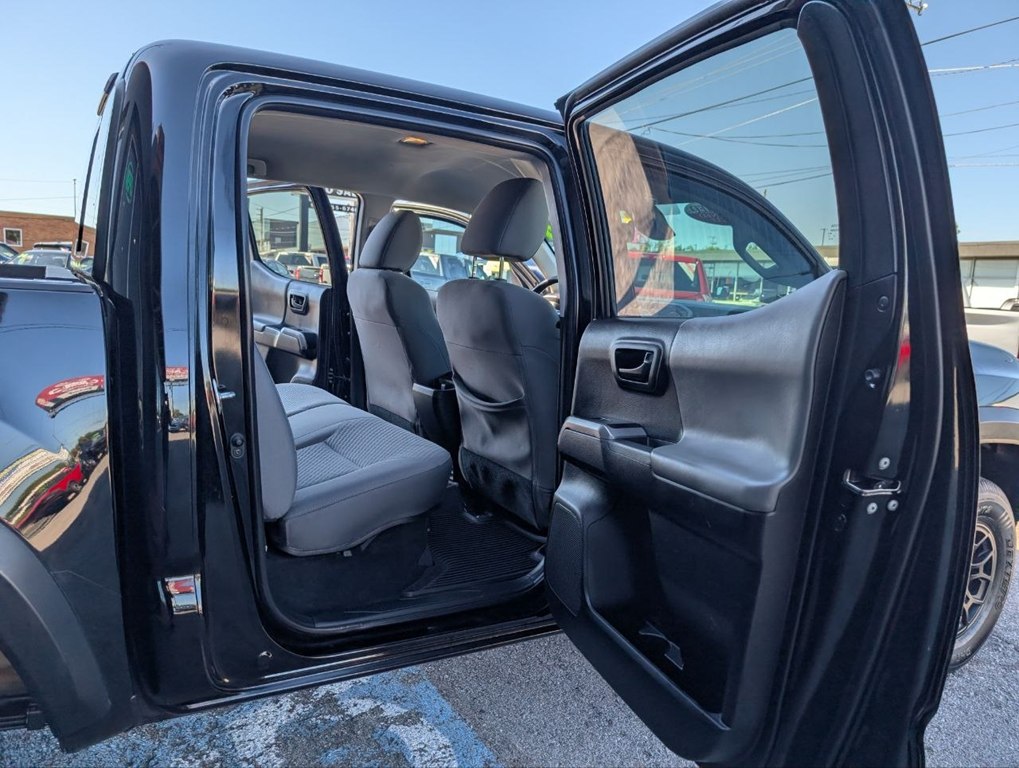 Photo 7 of this TOYOTA TACOMA