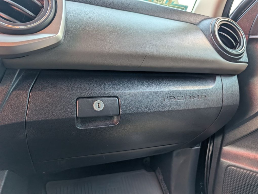 Photo 25 of this TOYOTA TACOMA