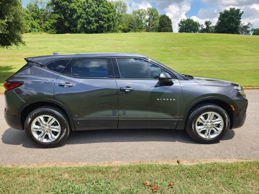 Photo 7 of this CHEVROLET BLAZER