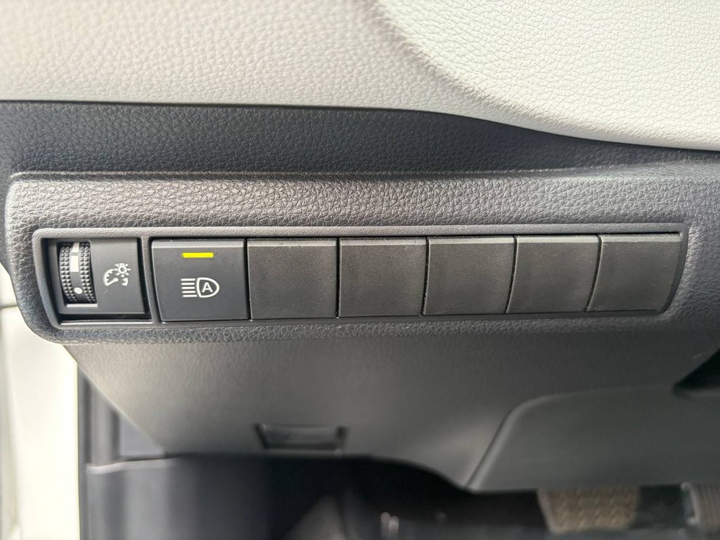 Photo 16 of this TOYOTA COROLLA