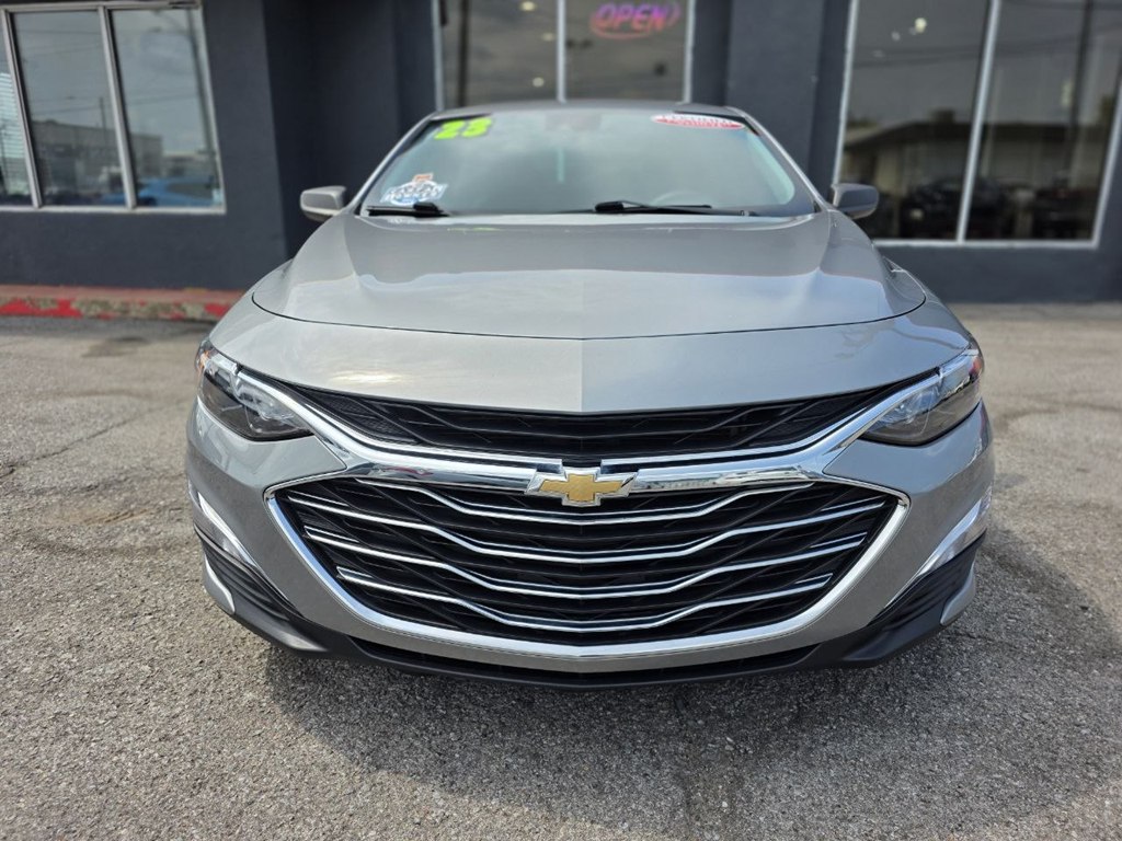 Photo 9 of this CHEVROLET MALIBU