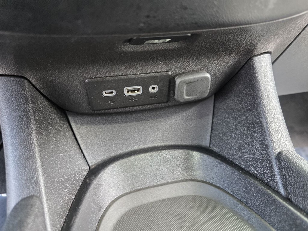 Photo 21 of this CHEVROLET MALIBU