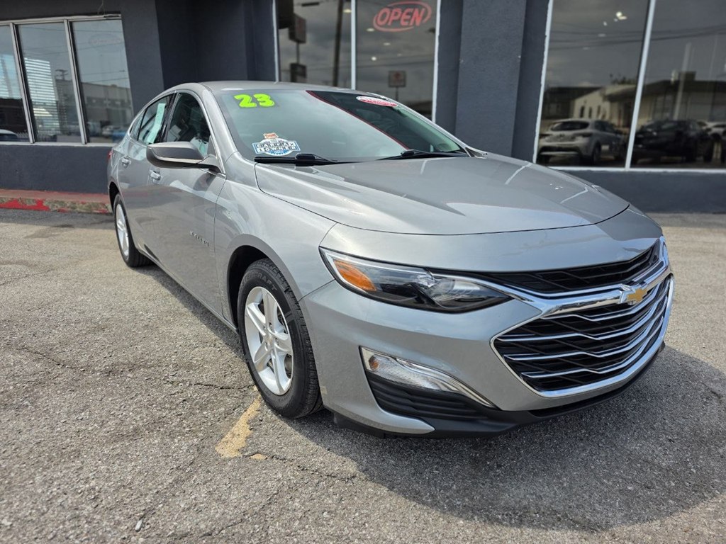 Photo 8 of this CHEVROLET MALIBU
