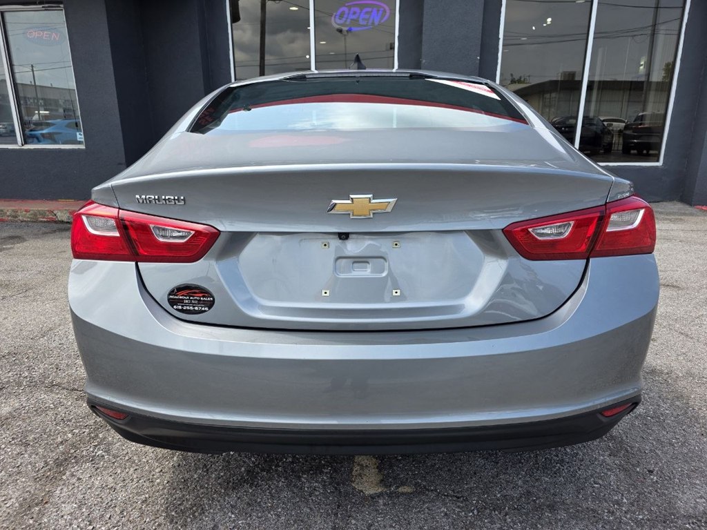 Photo 5 of this CHEVROLET MALIBU