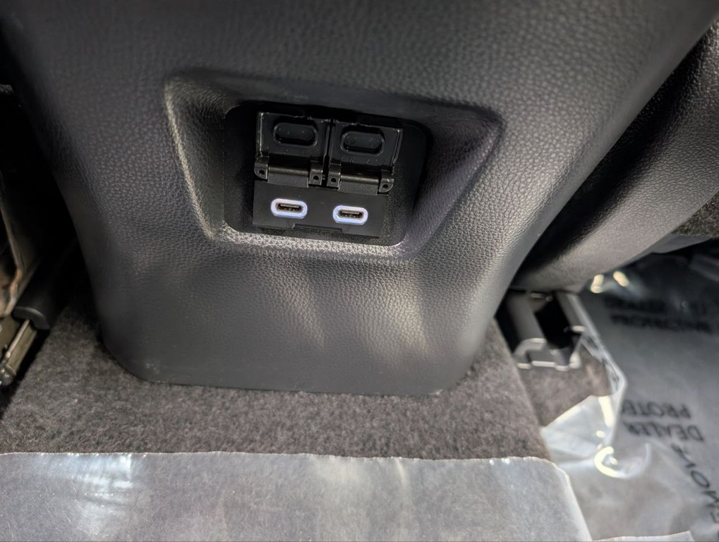 Photo 34 of this TOYOTA RAV4