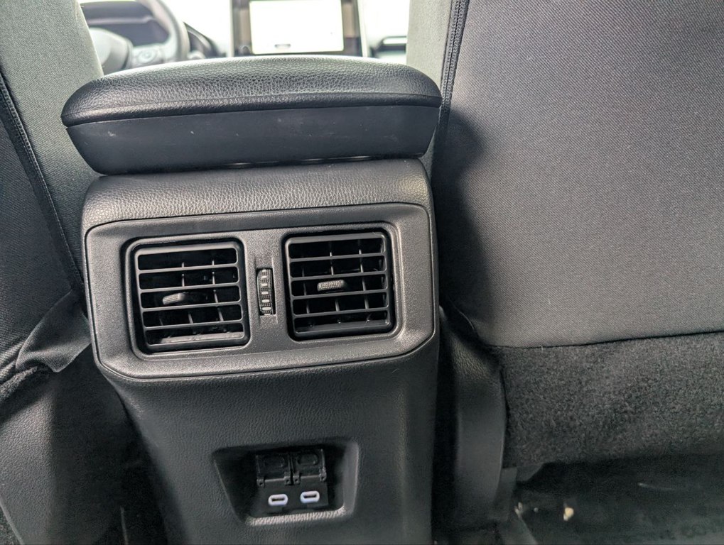 Photo 35 of this TOYOTA RAV4
