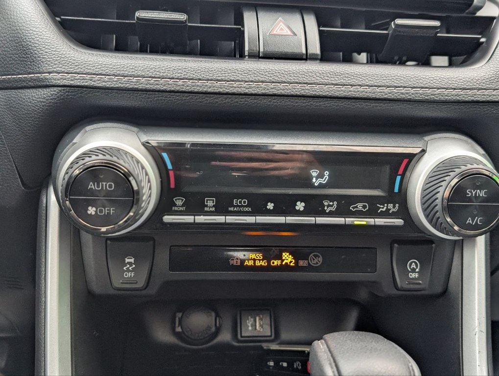 Photo 27 of this TOYOTA RAV4