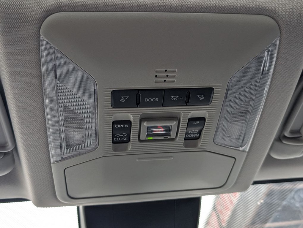 Photo 29 of this TOYOTA RAV4