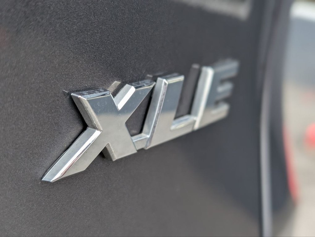 Photo 41 of this TOYOTA RAV4