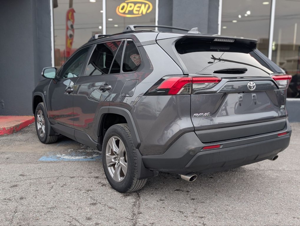 Photo 4 of this TOYOTA RAV4