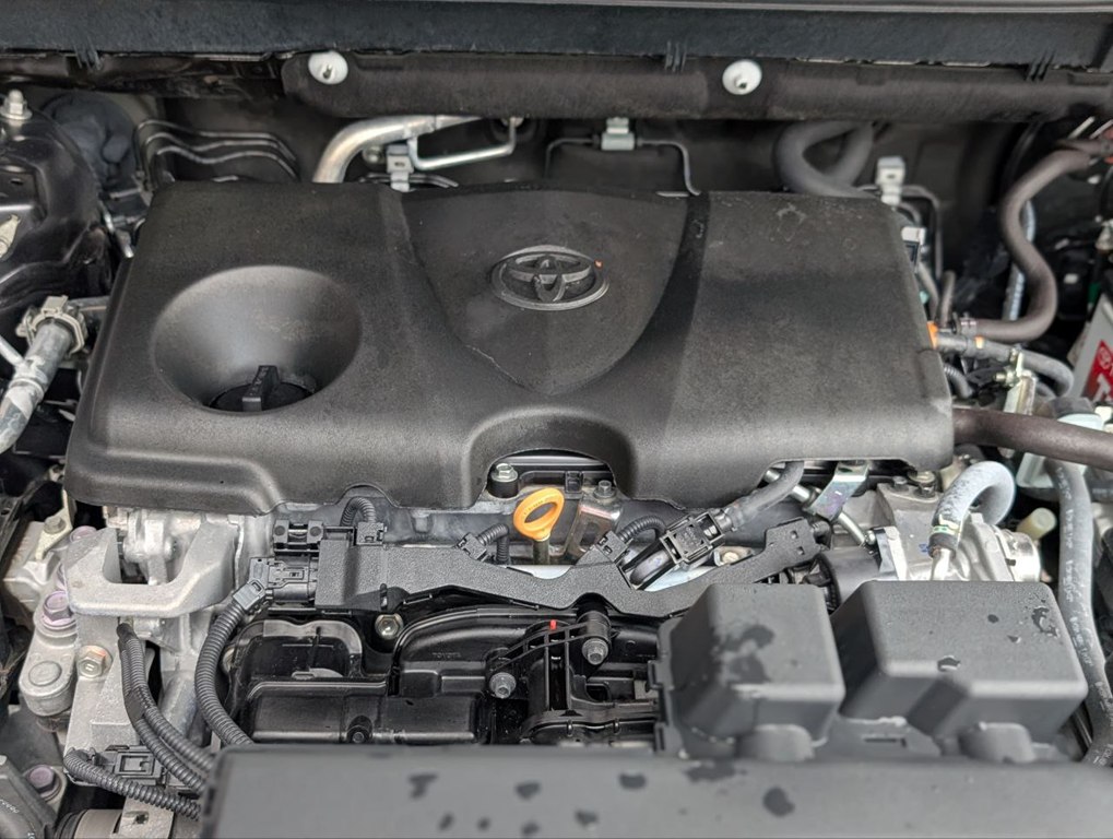 Photo 37 of this TOYOTA RAV4