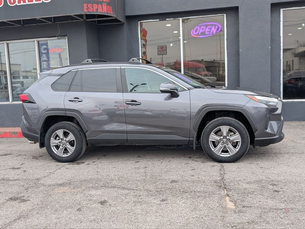 Photo 6 of this TOYOTA RAV4