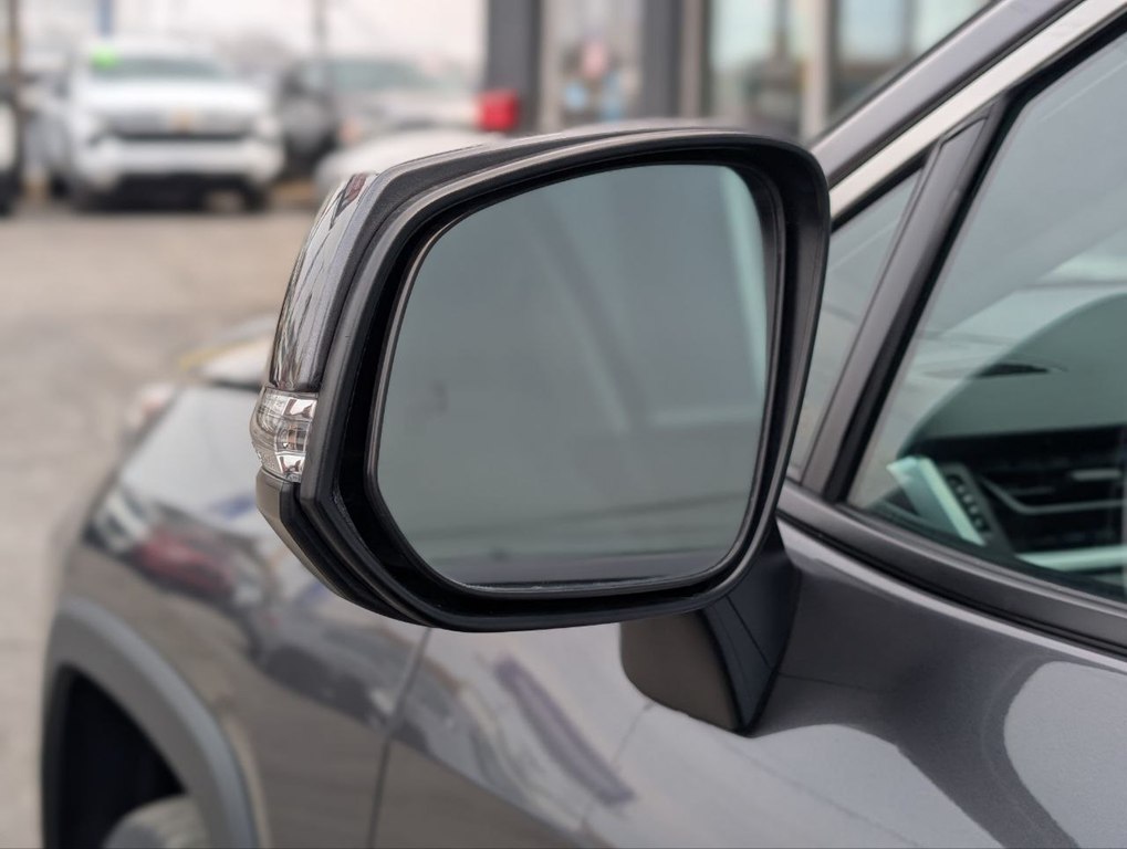 Photo 36 of this TOYOTA RAV4