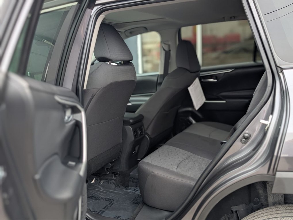 Photo 11 of this TOYOTA RAV4