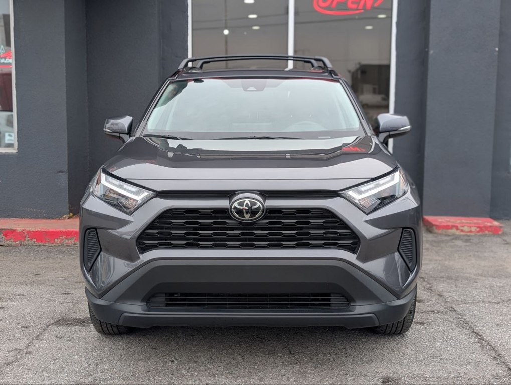 Photo 8 of this TOYOTA RAV4
