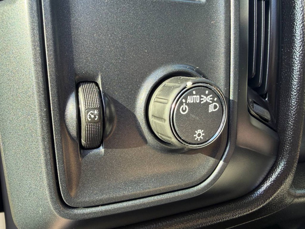 Photo 14 of this CHEVROLET SILVERADO 2500