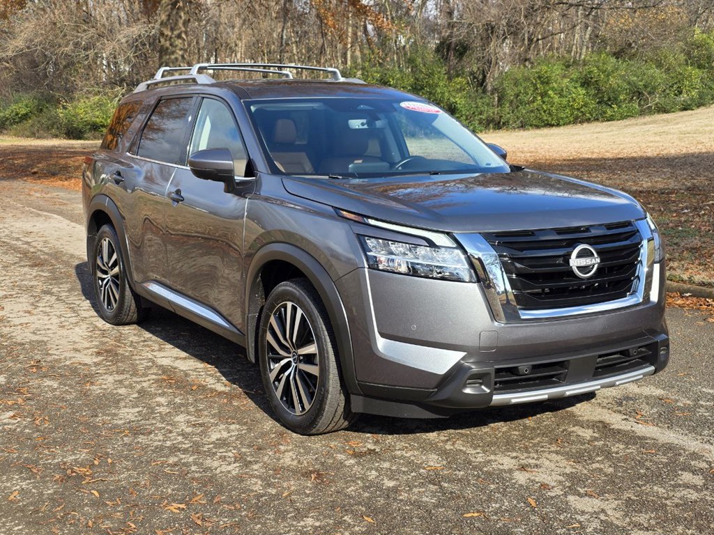 Photo 8 of this NISSAN PATHFINDER