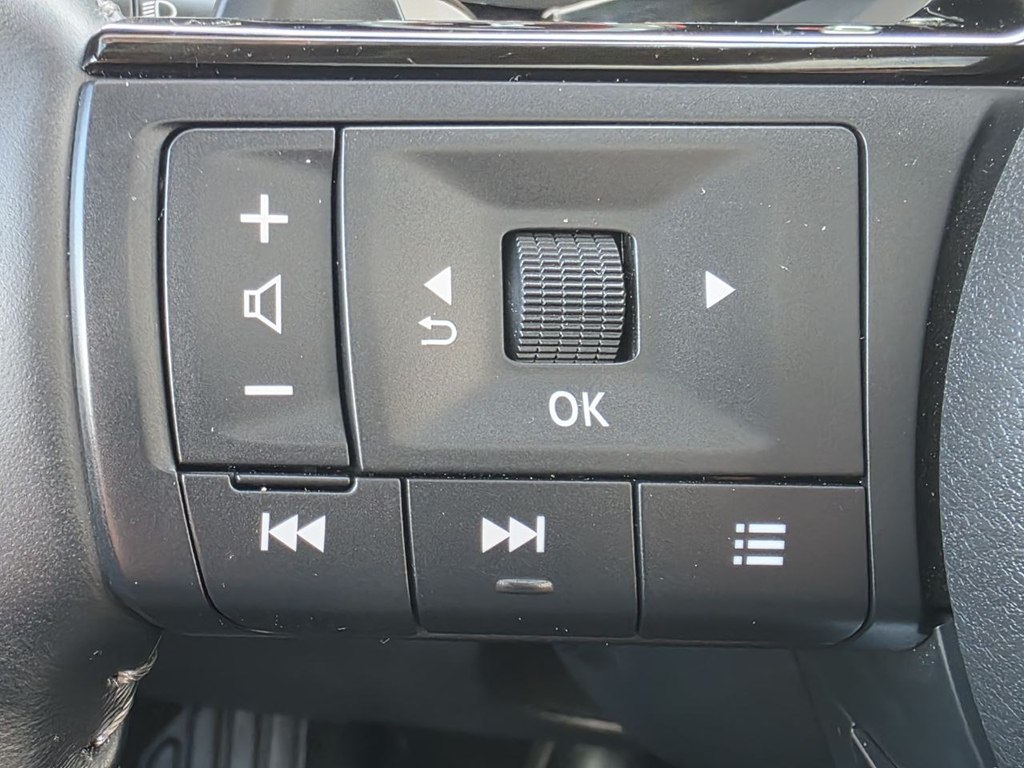 Photo 21 of this NISSAN PATHFINDER