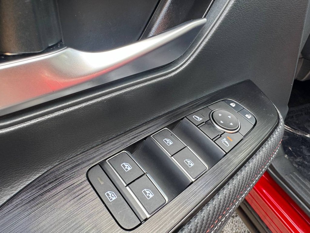 Photo 32 of this NISSAN KICKS