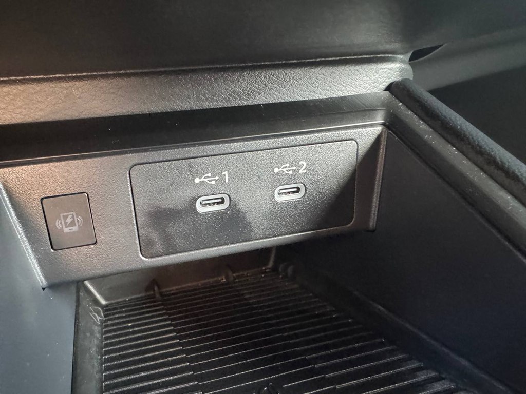 Photo 27 of this NISSAN KICKS