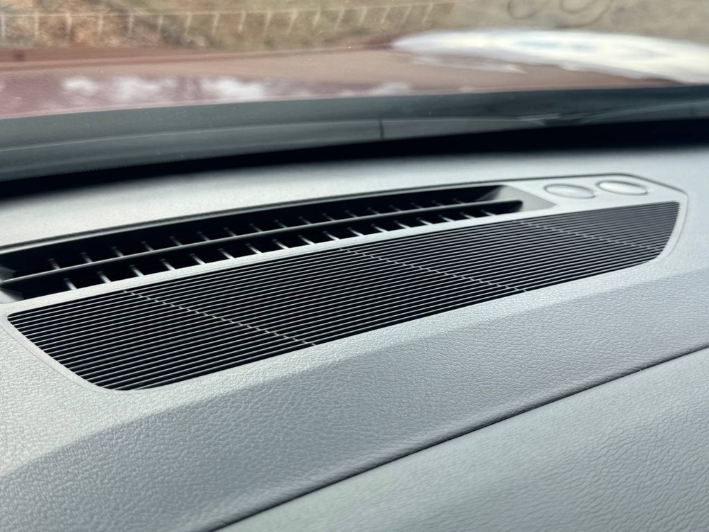 Photo 40 of this NISSAN KICKS