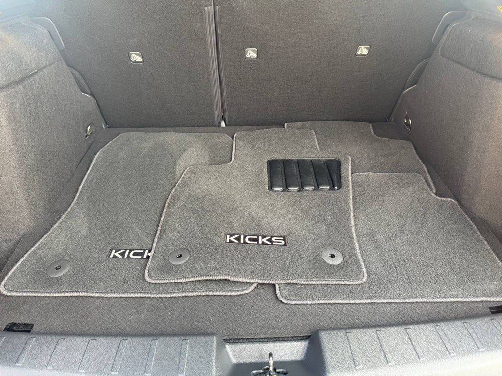 Photo 21 of this NISSAN KICKS