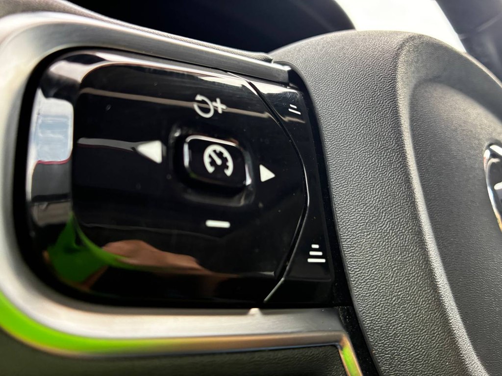 Photo 22 of this VOLVO S60