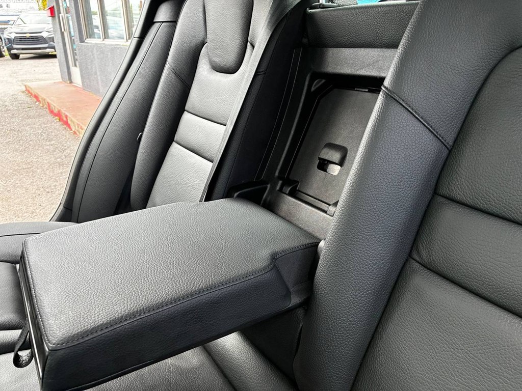 Photo 30 of this VOLVO S60