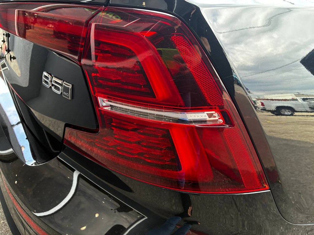 Photo 26 of this VOLVO S60