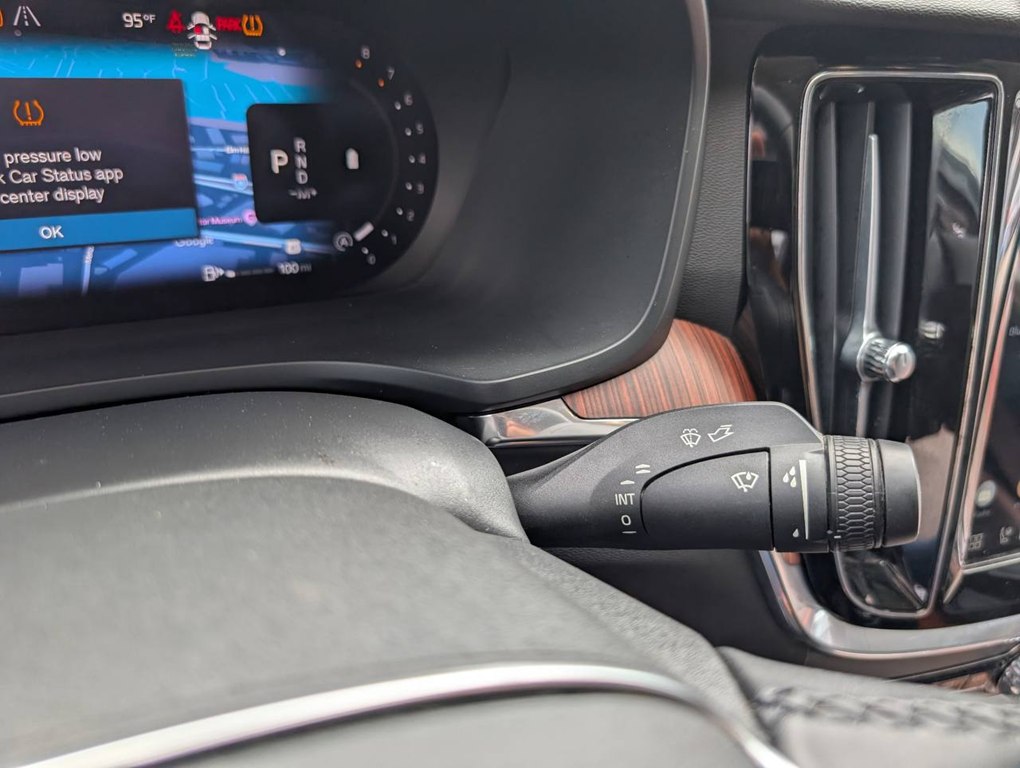 Photo 19 of this VOLVO S60