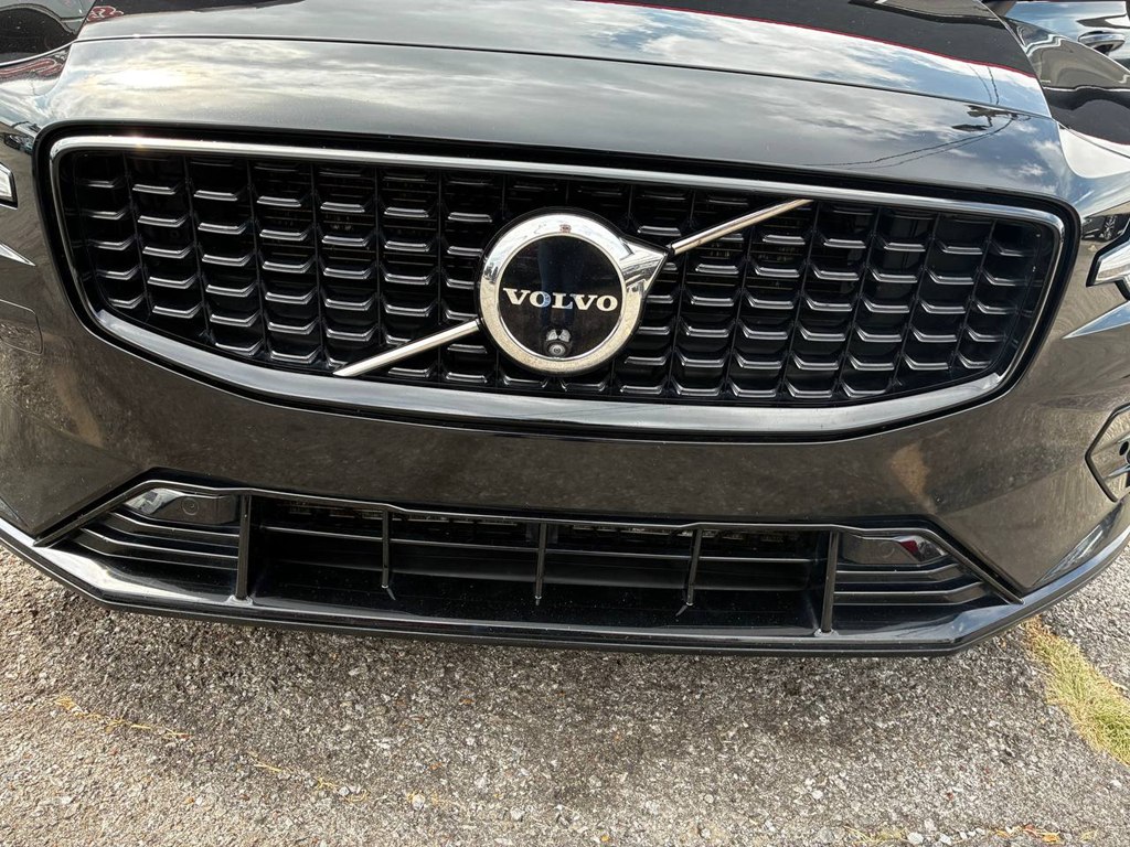 Photo 24 of this VOLVO S60