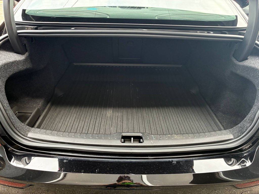 Photo 28 of this VOLVO S60